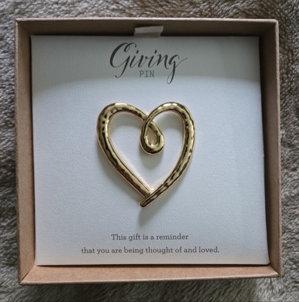 Giving Pin Demdaco Gold Heart Brooch New In Box - Picture 4 of 11